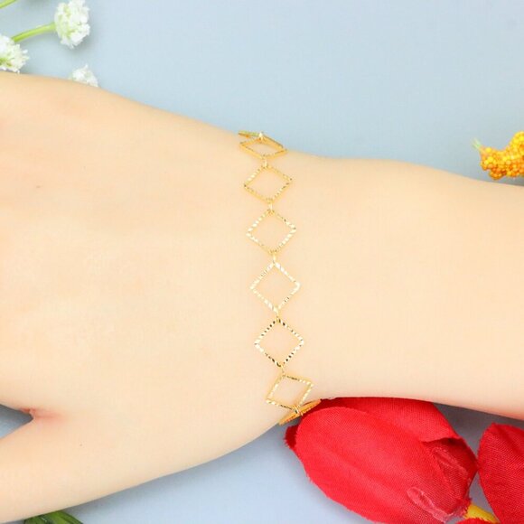 "Elegant & Trendy Bracelet, A Perfect Gift for Women, Thoughtful, EVCH1704 - Picture 5 of 10